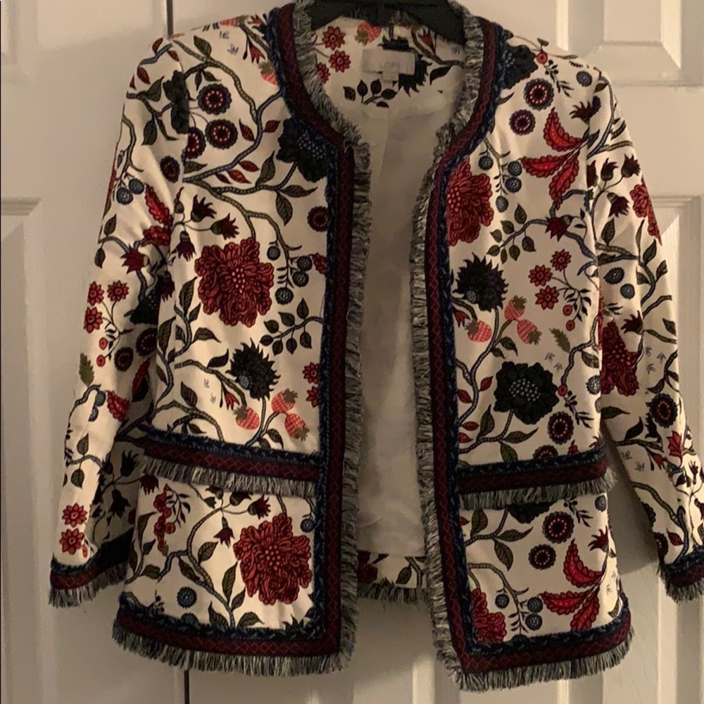 Loft cropped blazer with pattern. Great condition